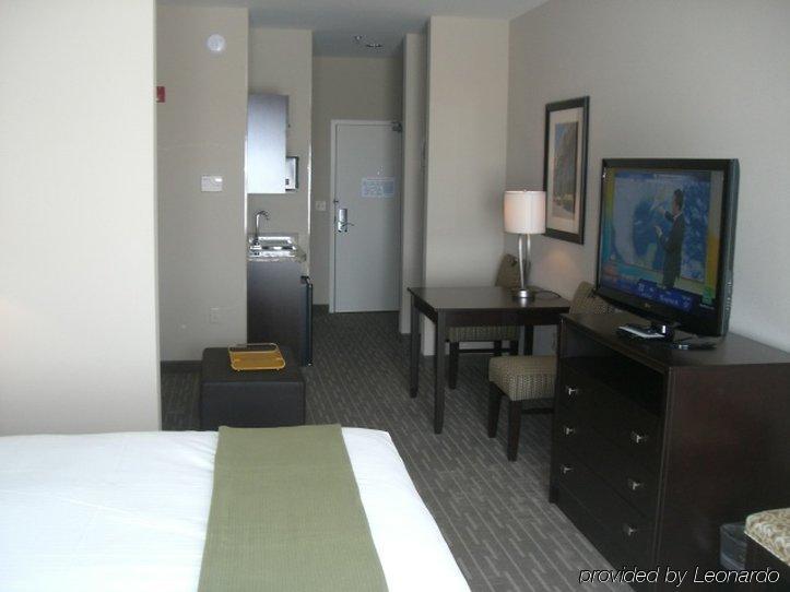 Holiday Inn Express Hays By Ihg Room photo